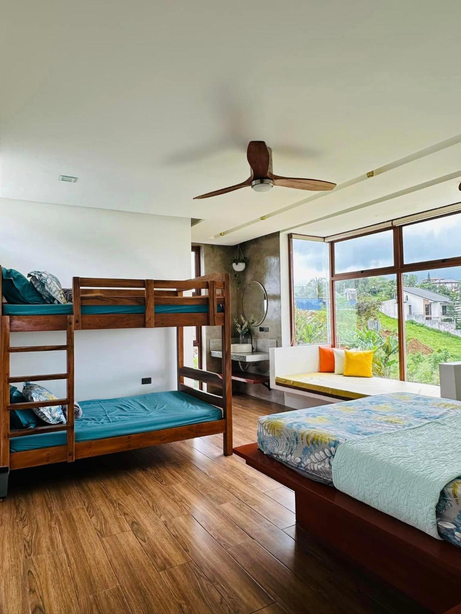 Erondel'S Place Tagaytay Alfonso Exterior foto